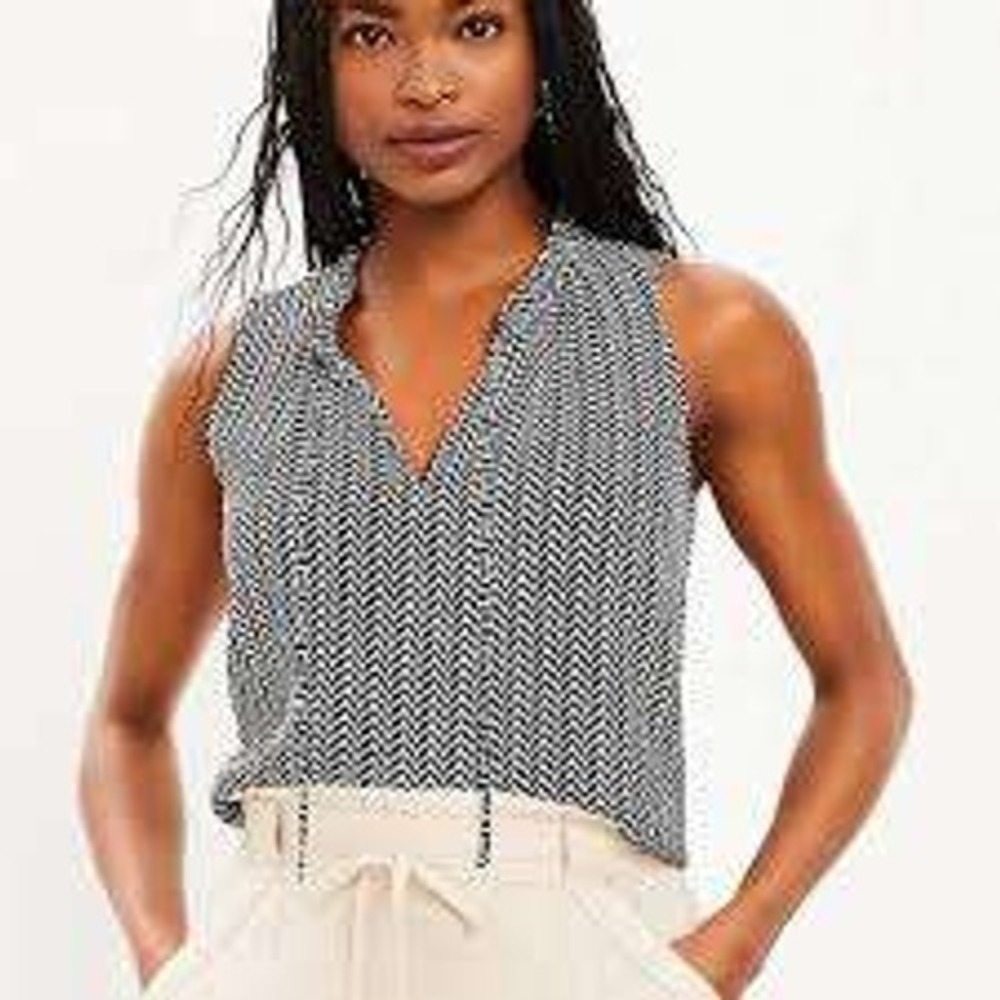 LOFT Sleeveless Blouse Petites SP Black White Chevron‎ Tie